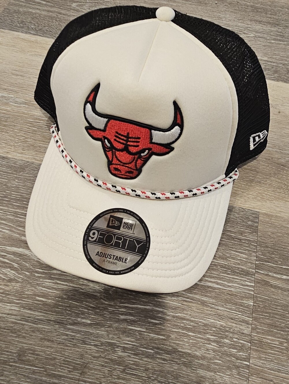 New Era White & Black Chicago Bulls 9FORTY Trucker Hat with Red Logo